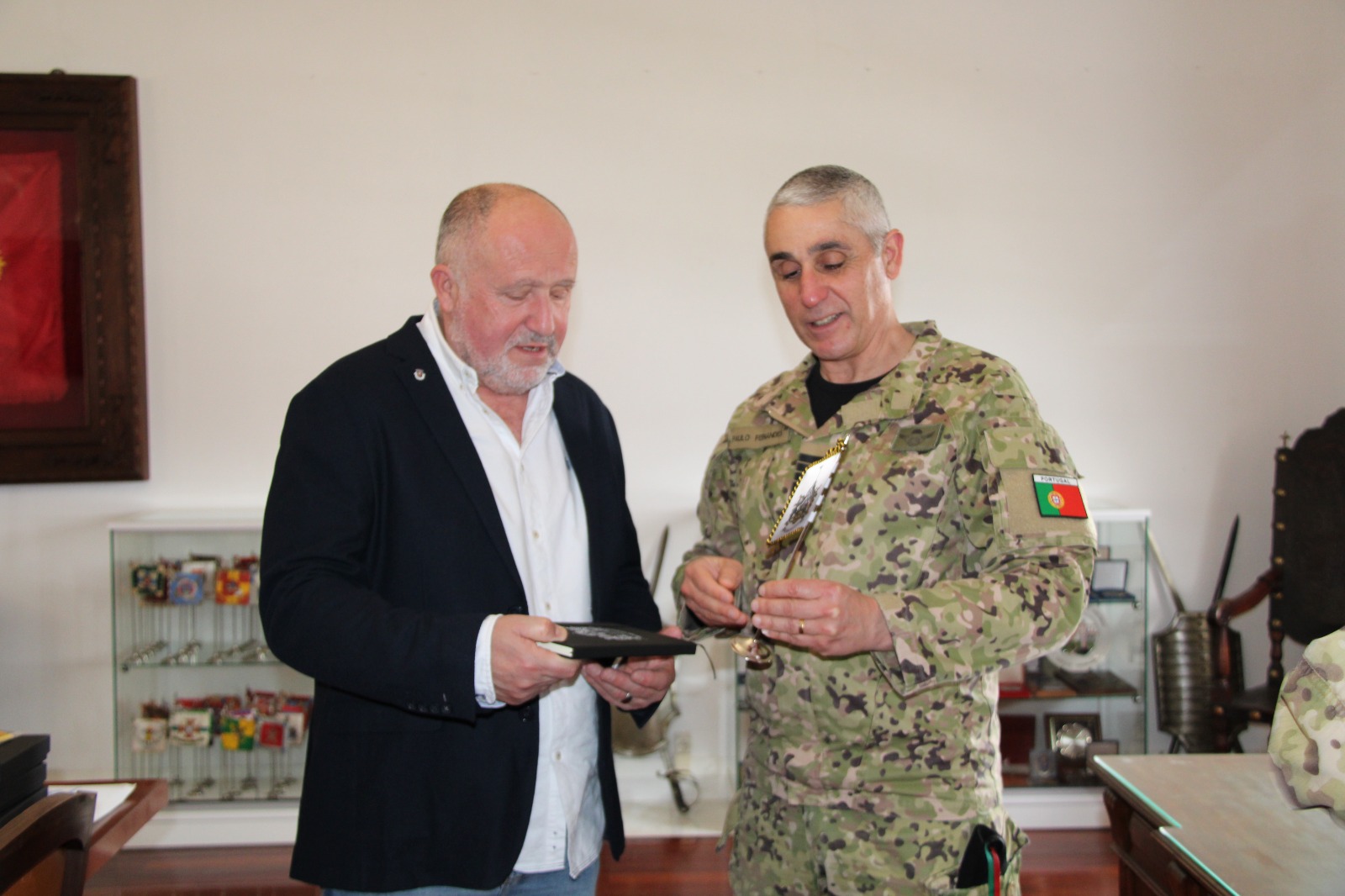 Visita ao Regimento de Manutenção